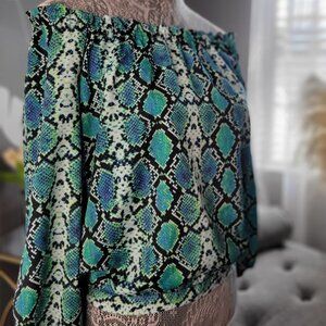 BCBGMAXAZRIA Off Shoulder Snakeskin Printed Blouse